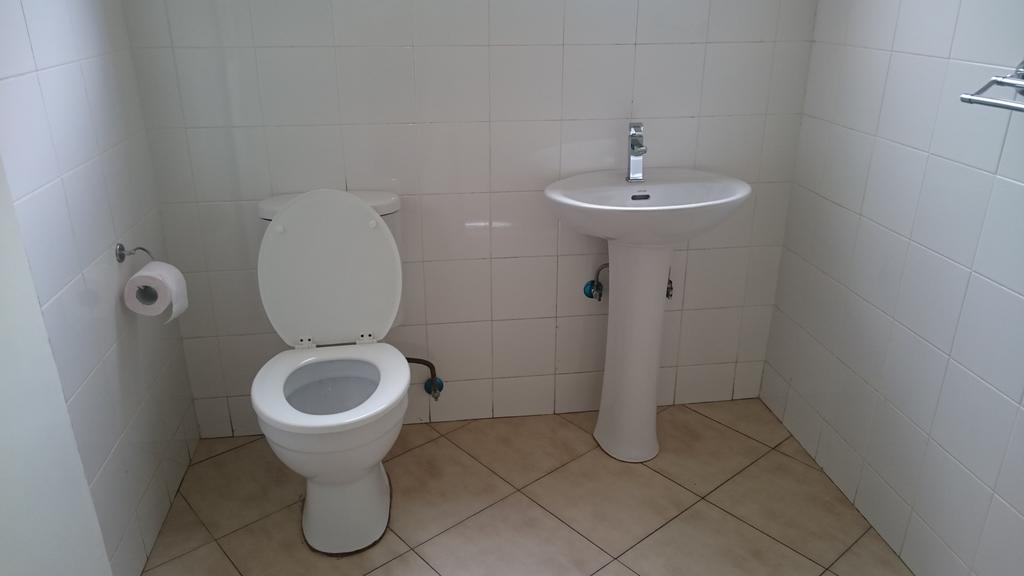 Lepatino Bed & Breakfast Ливингстон Экстерьер фото