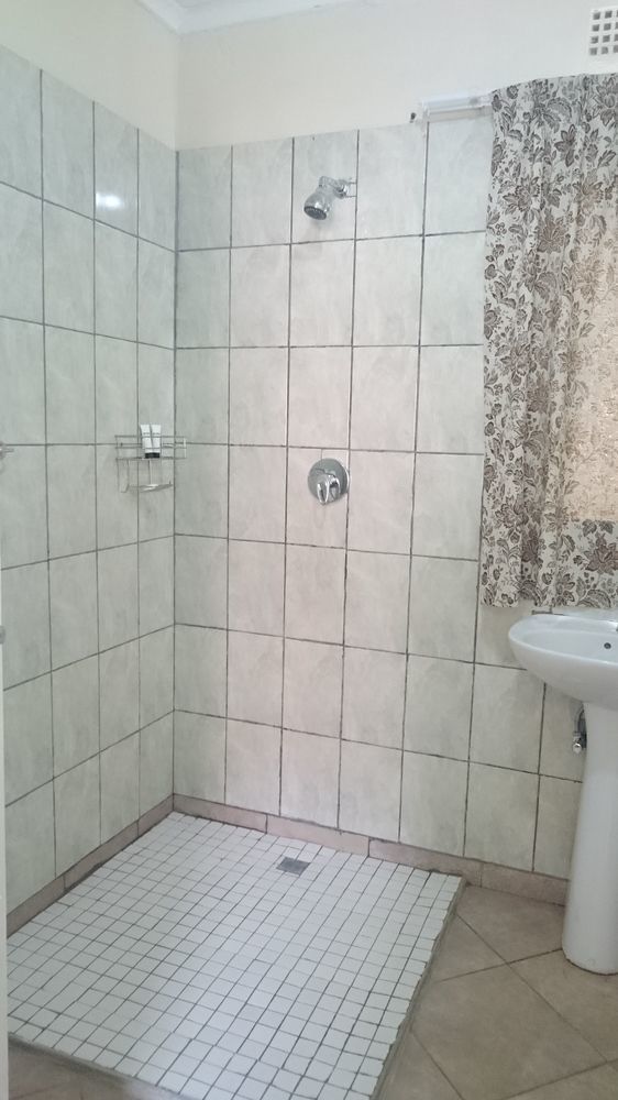 Lepatino Bed & Breakfast Ливингстон Экстерьер фото