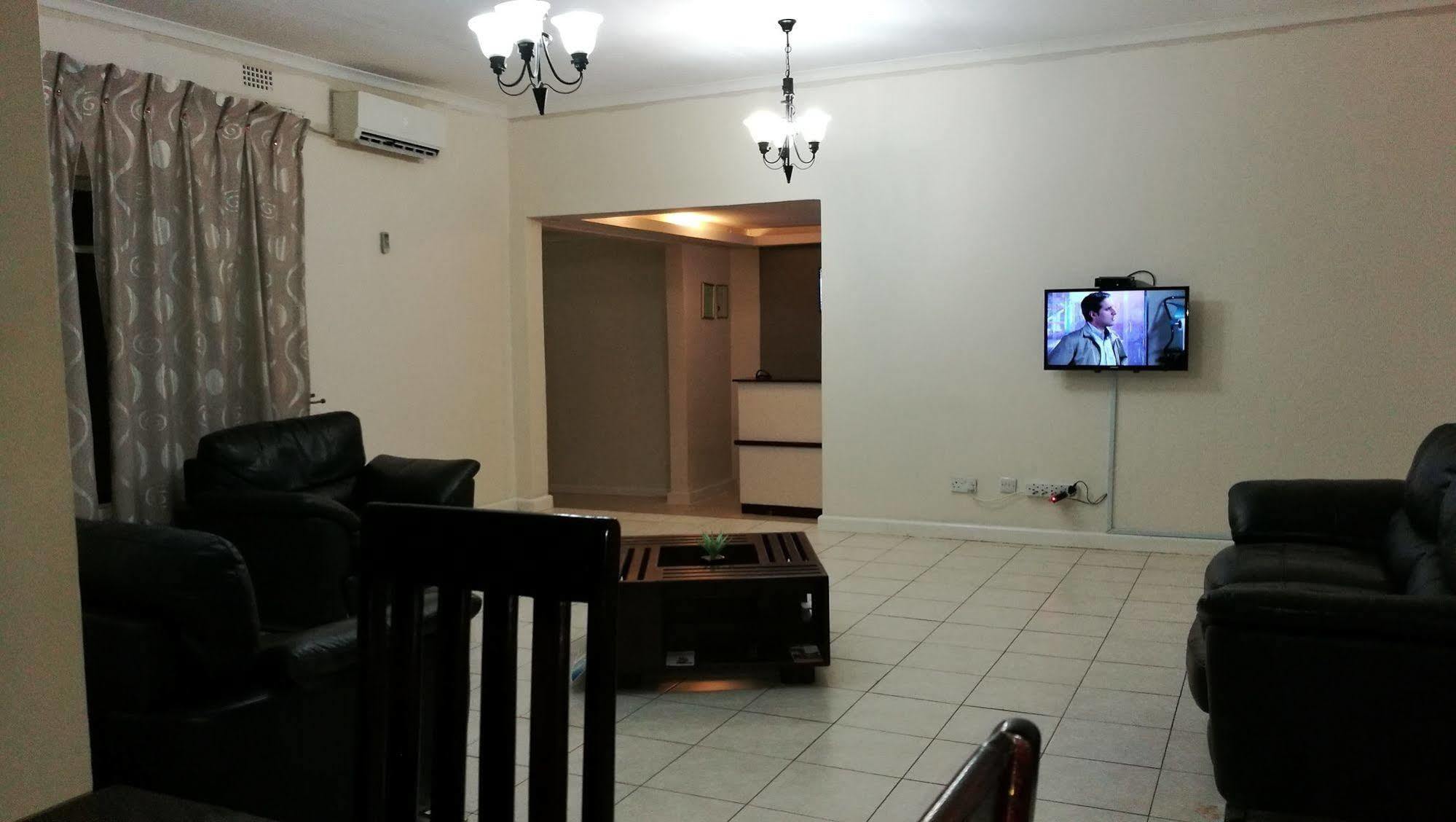 Lepatino Bed & Breakfast Ливингстон Экстерьер фото