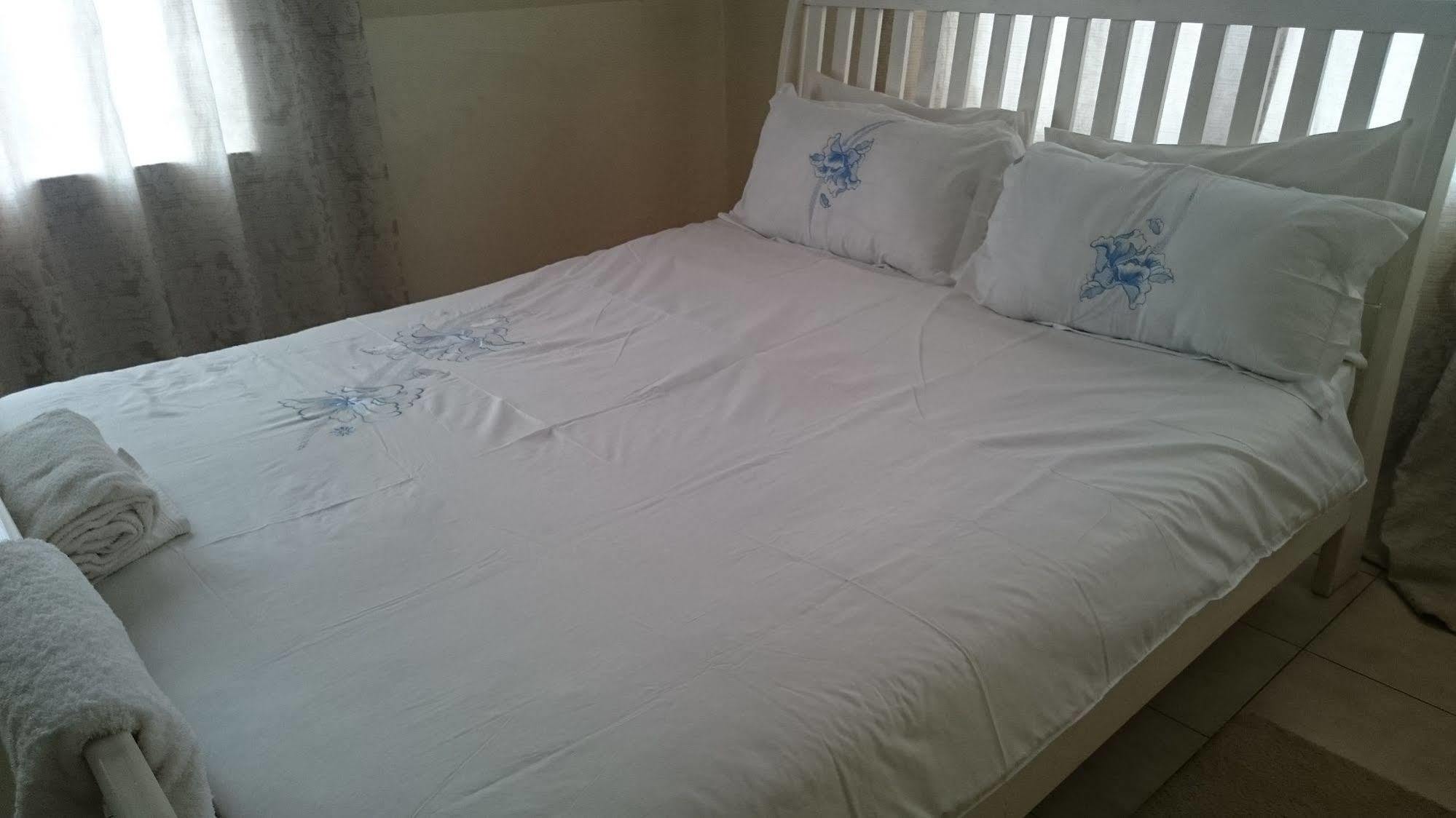 Lepatino Bed & Breakfast Ливингстон Экстерьер фото