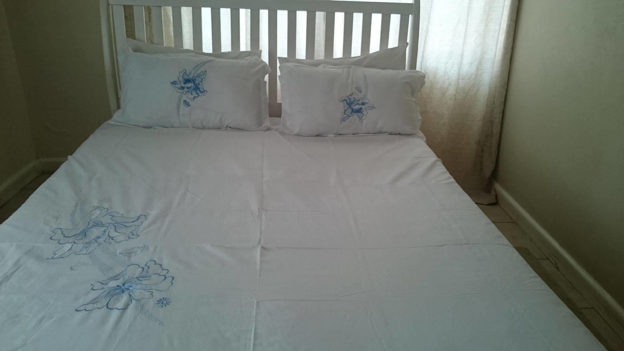 Lepatino Bed & Breakfast Ливингстон Экстерьер фото
