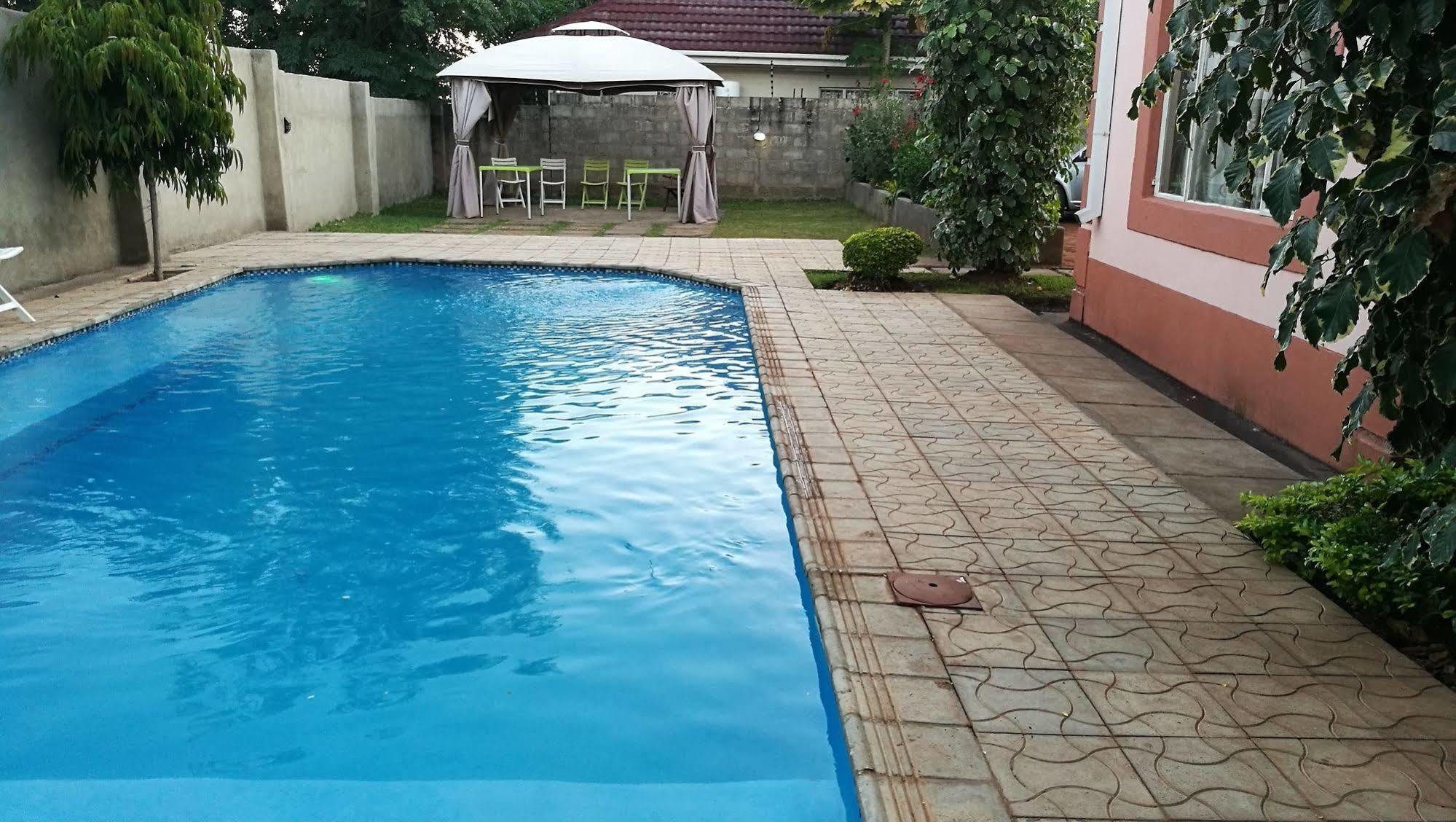 Lepatino Bed & Breakfast Ливингстон Экстерьер фото
