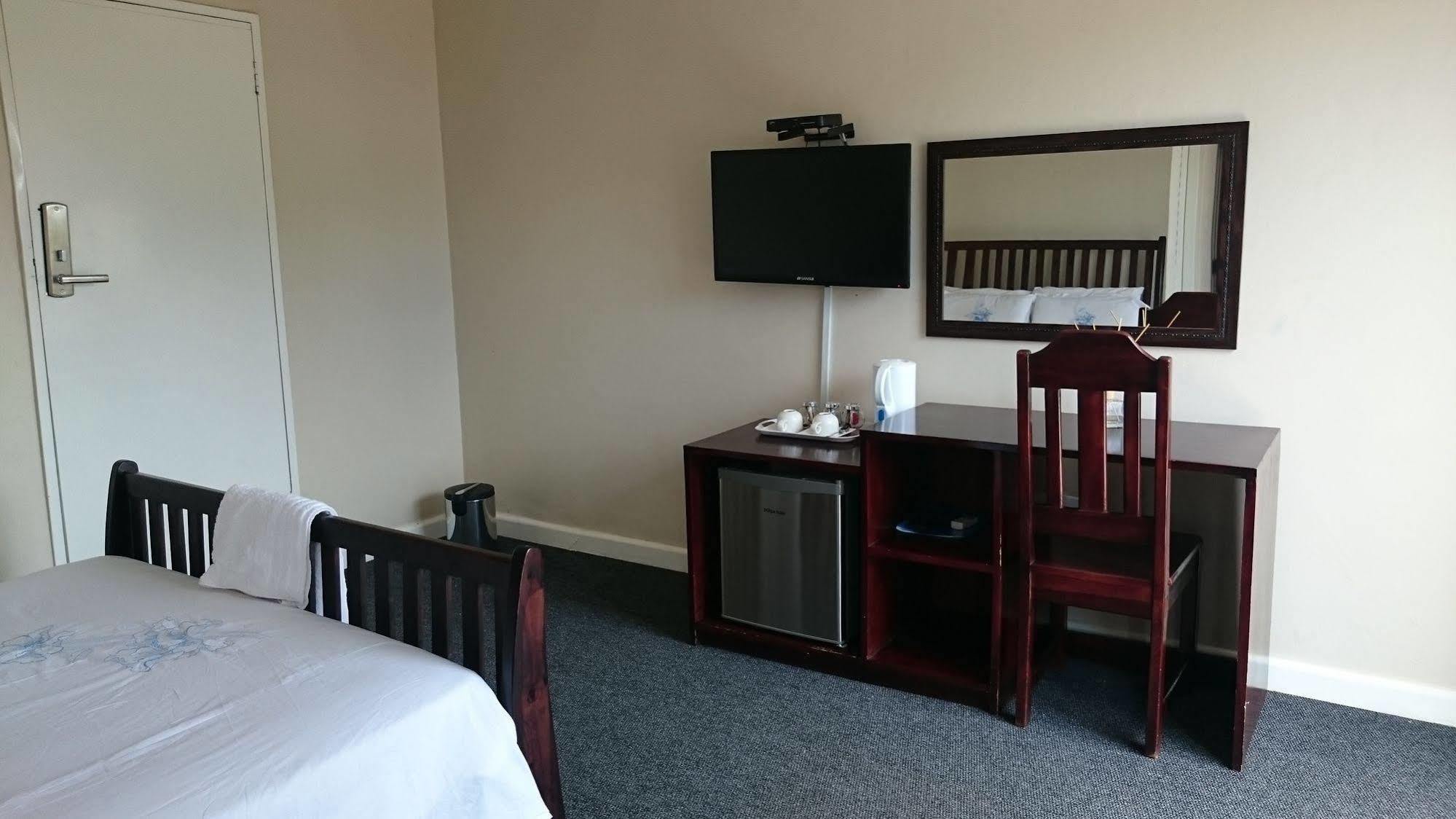 Lepatino Bed & Breakfast Ливингстон Экстерьер фото
