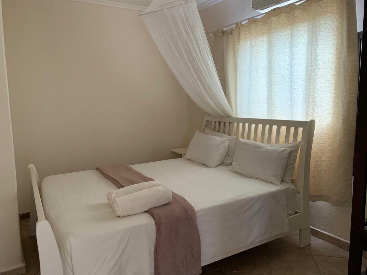 Lepatino Bed & Breakfast Ливингстон Экстерьер фото
