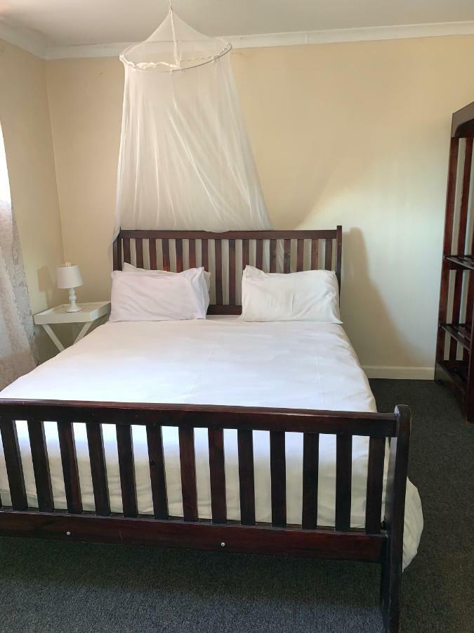 Lepatino Bed & Breakfast Ливингстон Экстерьер фото