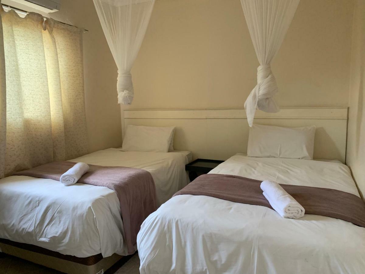 Lepatino Bed & Breakfast Ливингстон Экстерьер фото