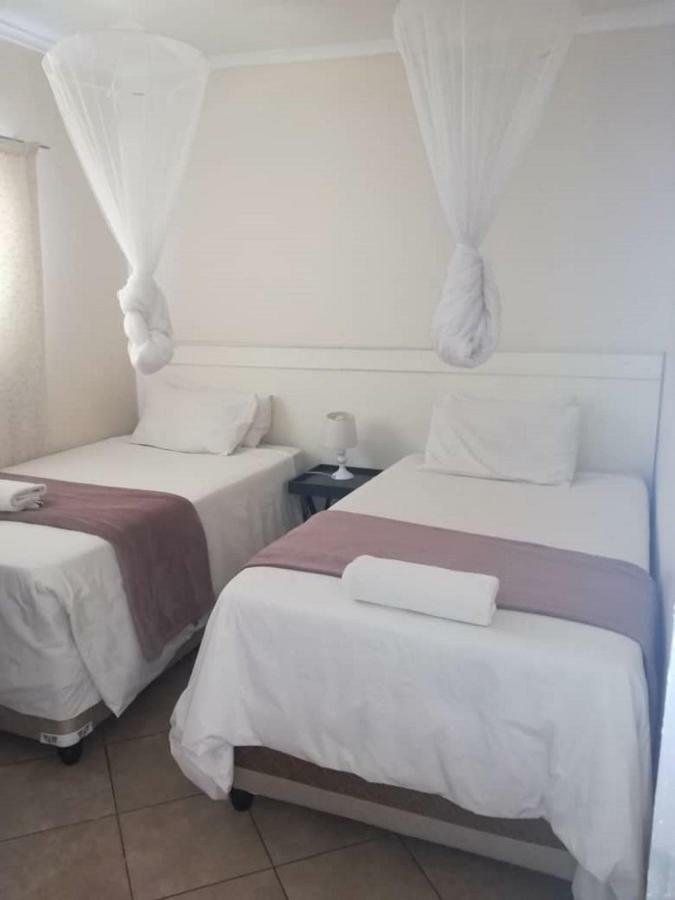 Lepatino Bed & Breakfast Ливингстон Экстерьер фото