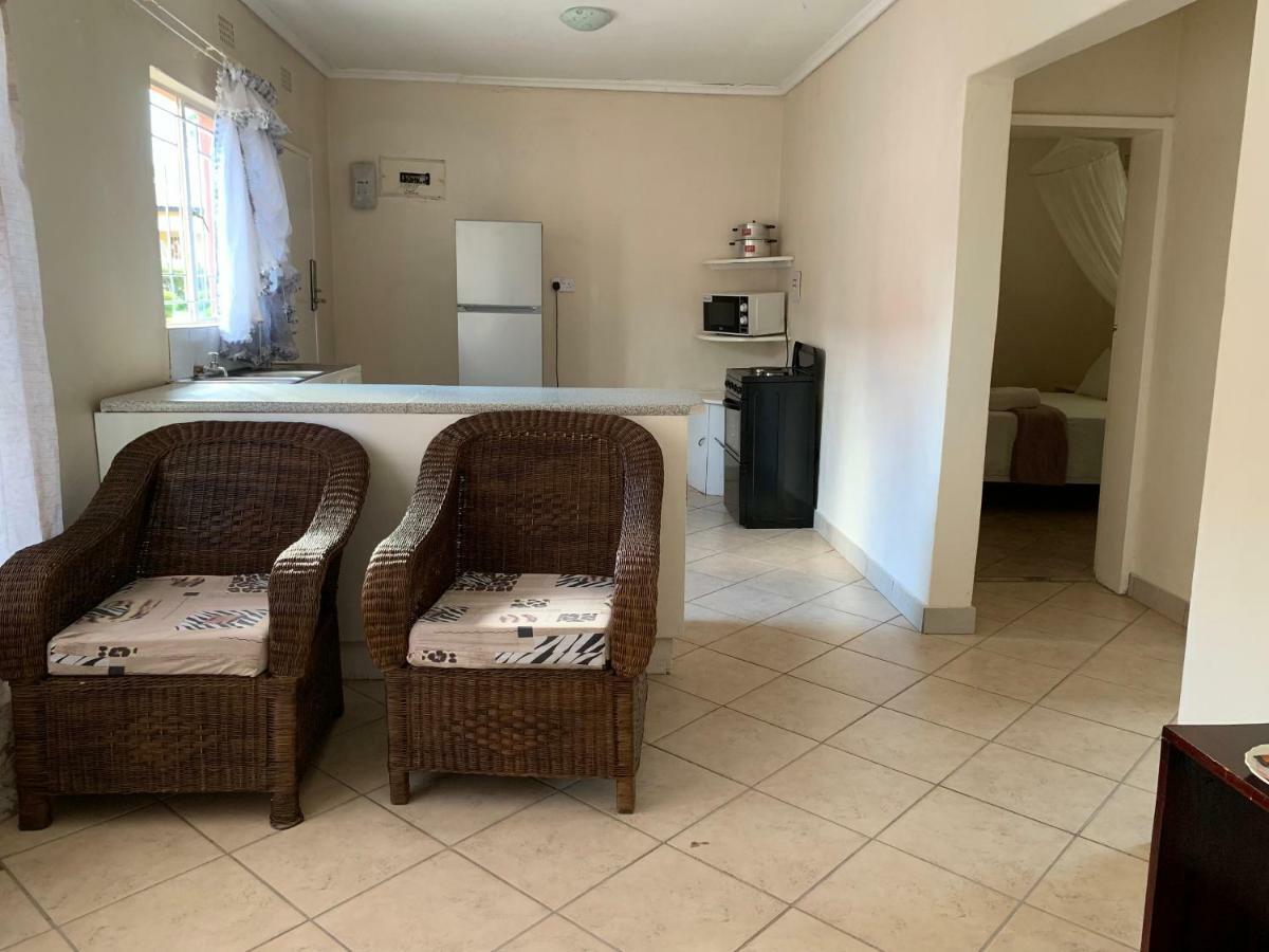 Lepatino Bed & Breakfast Ливингстон Экстерьер фото